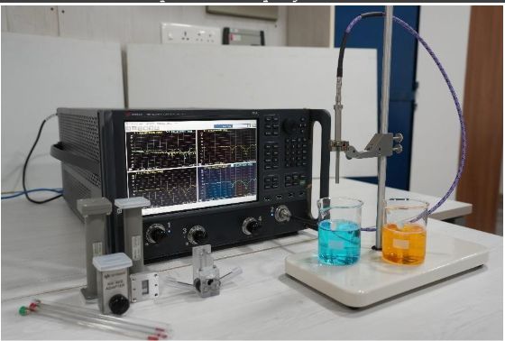 Material Measurement Kit Using Keysight PNA